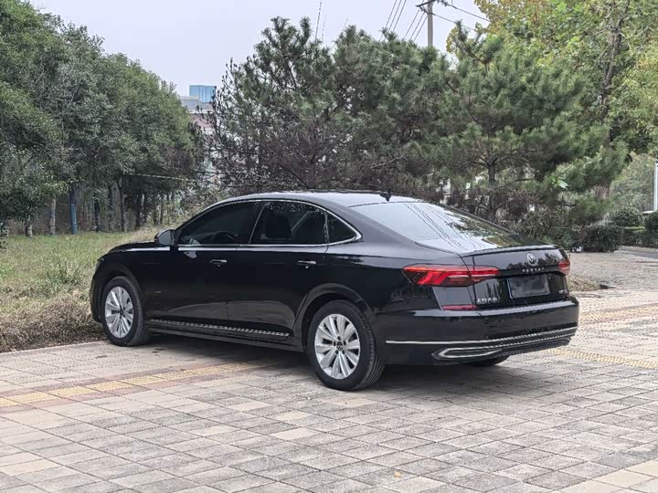 Фото 2 - Volkswagen Passat
