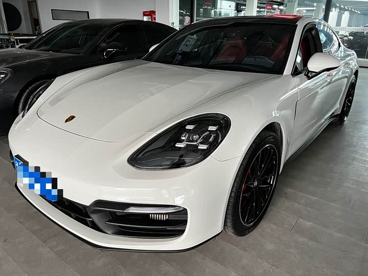 Фото 1 - Porsche Panamera