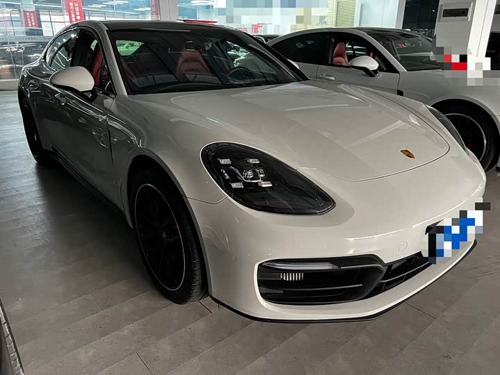 Фото 3 - Porsche Panamera