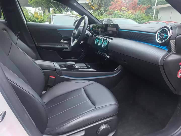 Фото 12 - Mercedes-Benz A-Class