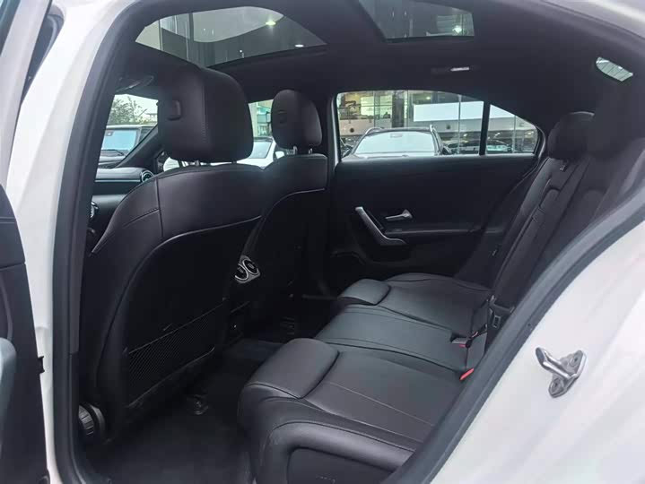 Фото 13 - Mercedes-Benz A-Class