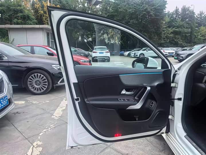 Фото 14 - Mercedes-Benz A-Class