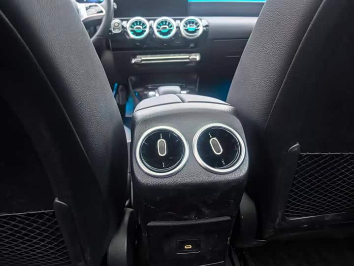 Фото 17 - Mercedes-Benz A-Class