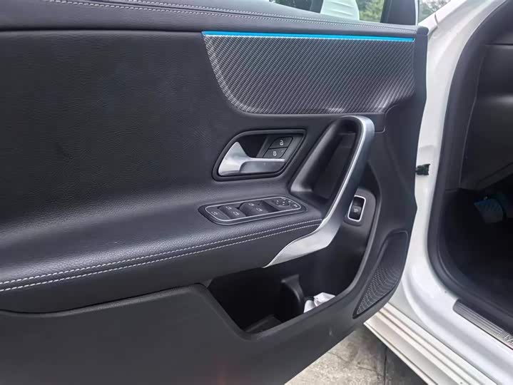 Фото 18 - Mercedes-Benz A-Class