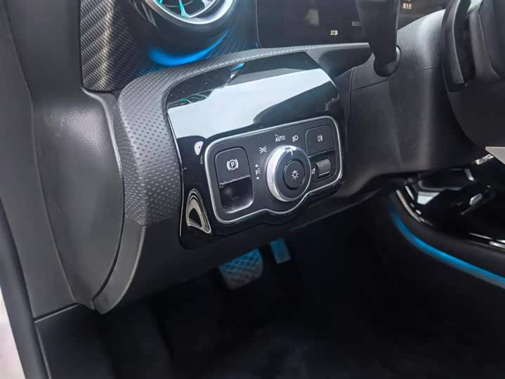 Фото 19 - Mercedes-Benz A-Class