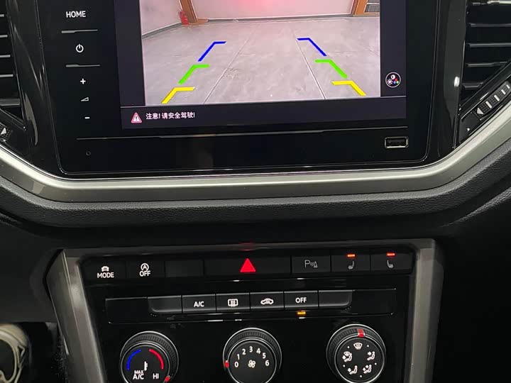 Фото 10 - Volkswagen T-Roc