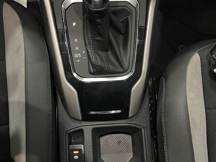 Фото 11 - Volkswagen T-Roc