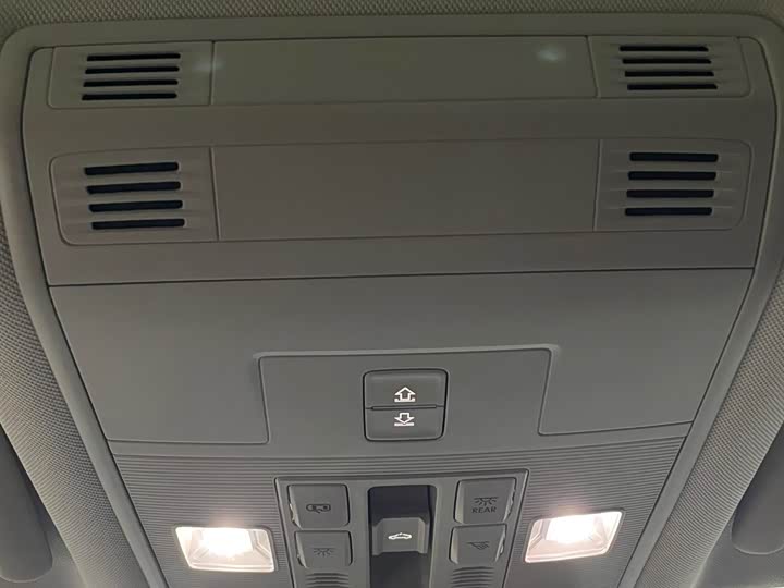 Фото 12 - Volkswagen T-Roc