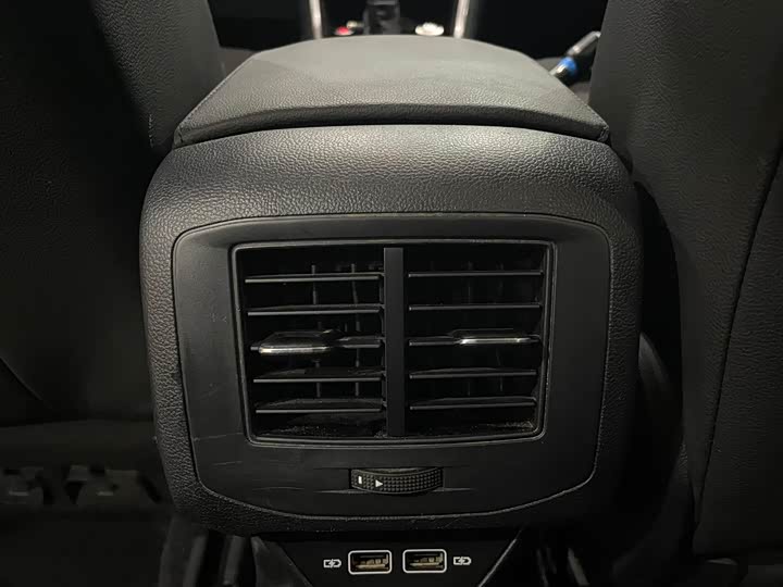 Фото 15 - Volkswagen T-Roc