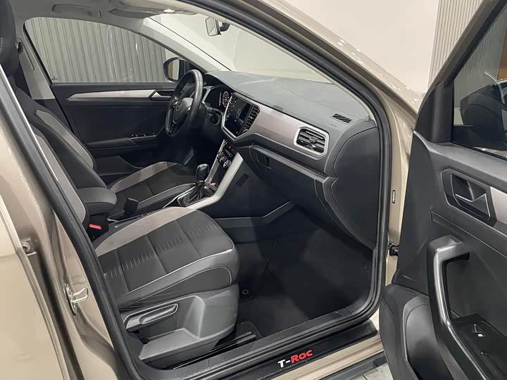 Фото 18 - Volkswagen T-Roc