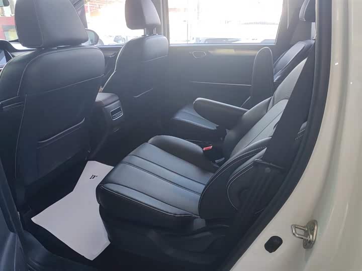 Фото 17 - GAC Trumpchi M6