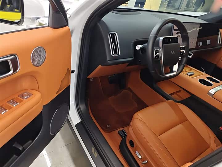 Фото 16 - LiXiang L6