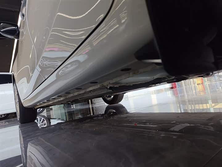 Фото 22 - Nissan Tiida