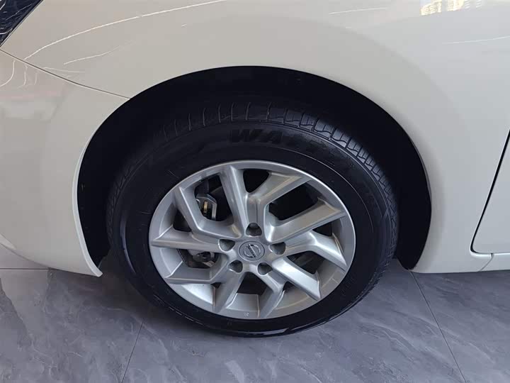 Фото 23 - Nissan Tiida