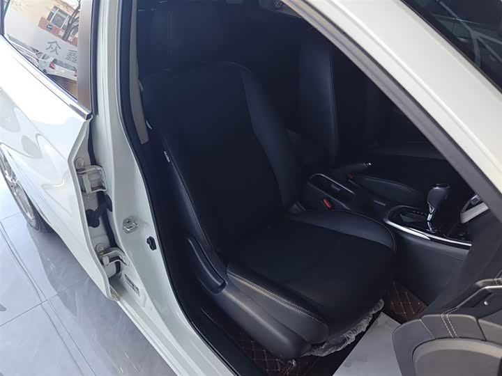 Фото 25 - Nissan Tiida