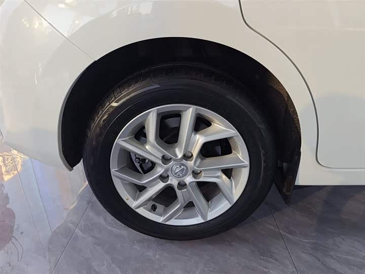 Фото 26 - Nissan Tiida