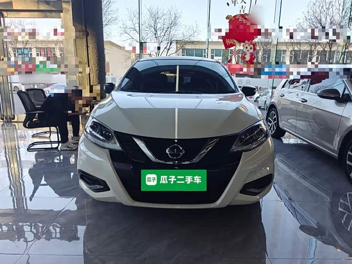 Фото 3 - Nissan Tiida