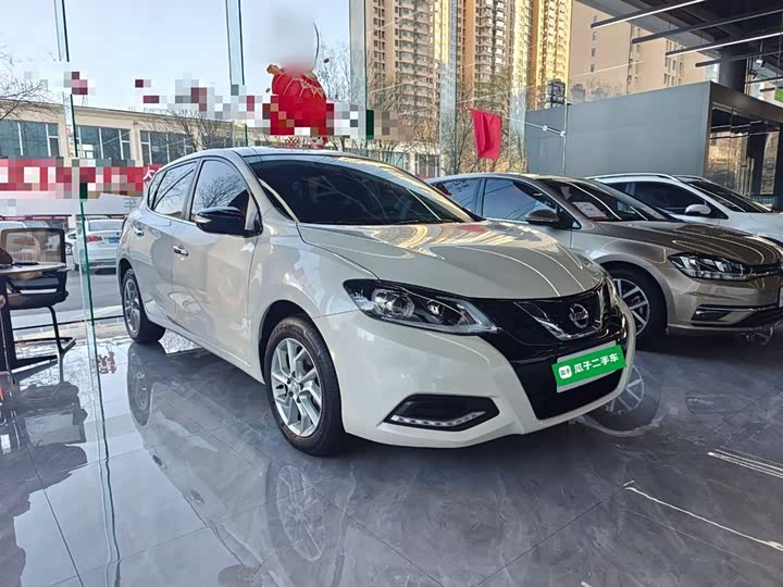 Фото 4 - Nissan Tiida