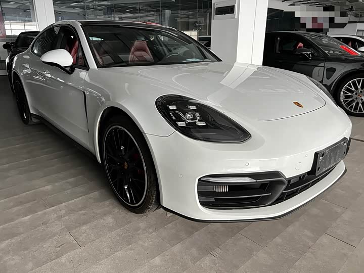 Фото 3 - Porsche Panamera