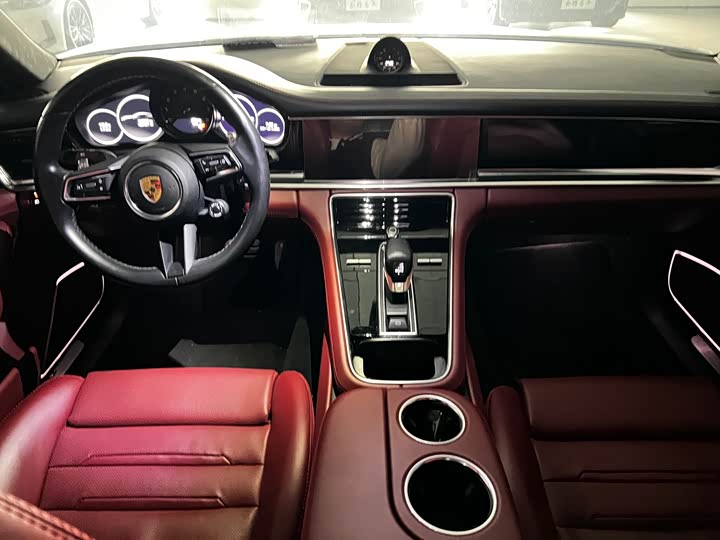 Фото 7 - Porsche Panamera