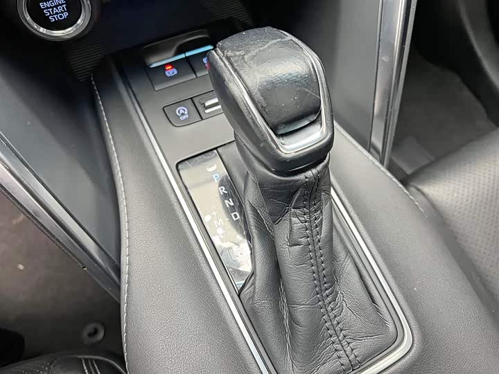 Фото 17 - Toyota Harrier