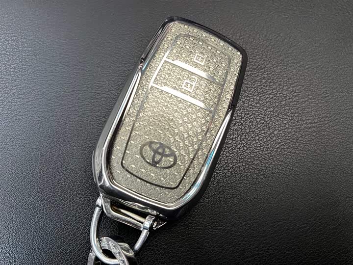 Фото 18 - Toyota Harrier