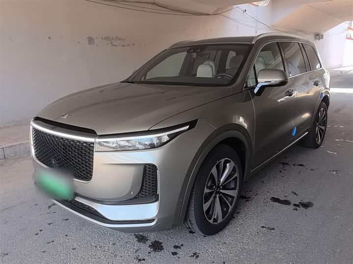 Фото 1 - LiXiang One