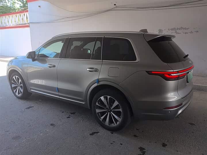 Фото 7 - LiXiang One