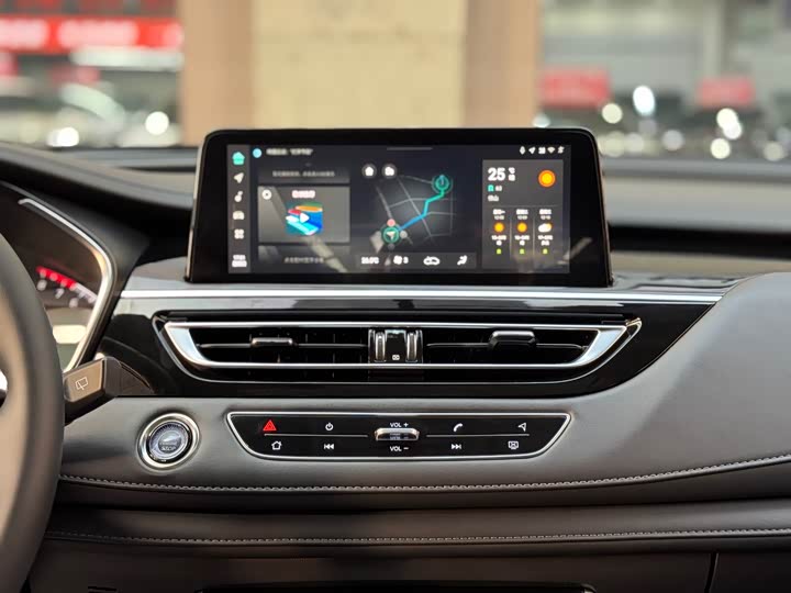 Фото 12 - Changan CS75