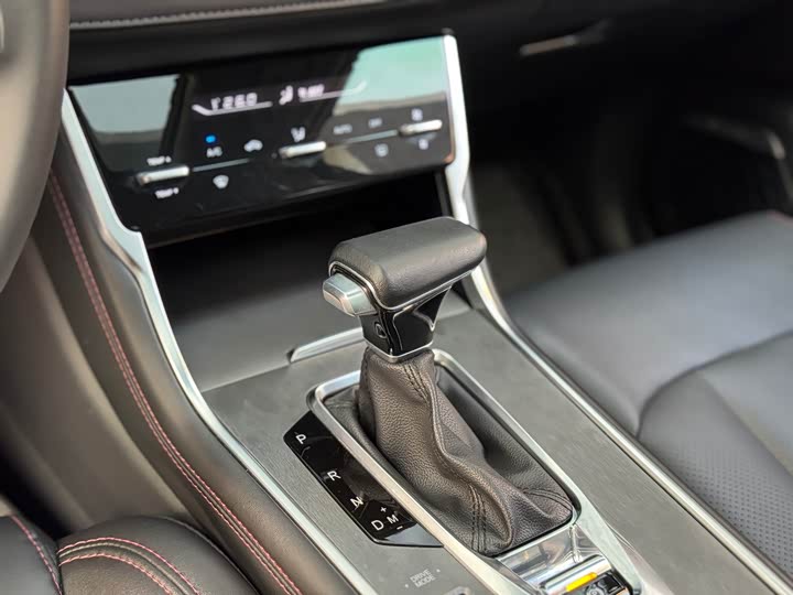 Фото 14 - Changan CS75