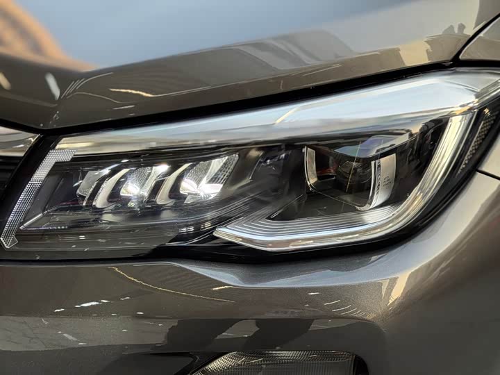 Фото 17 - Changan CS75