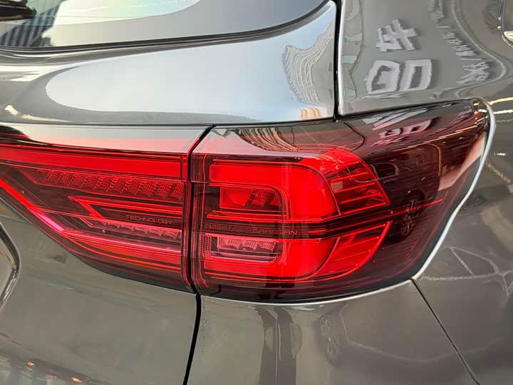 Фото 18 - Changan CS75