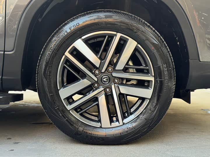 Фото 19 - Changan CS75