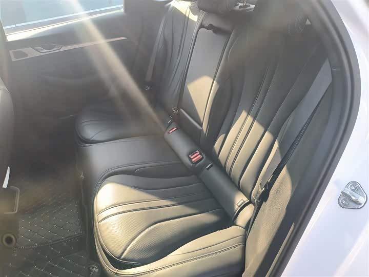 Фото 17 - Geely Preface