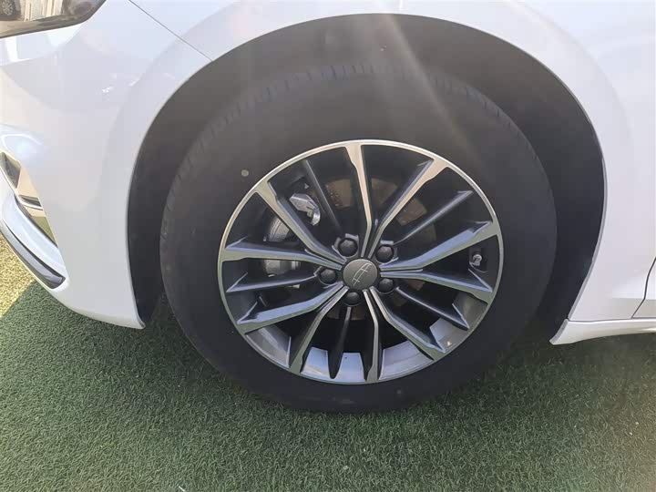 Фото 23 - Geely Preface