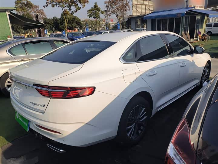 Фото 7 - Geely Preface