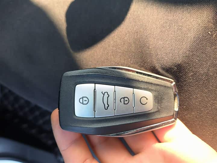 Фото 9 - Geely Preface