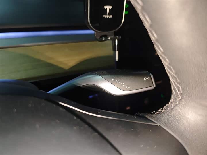 Фото 14 - Tesla Model 3