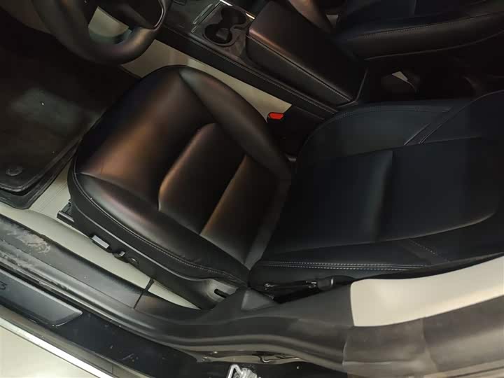 Фото 15 - Tesla Model 3