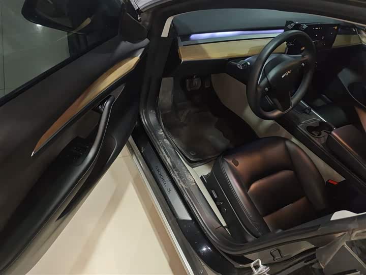 Фото 16 - Tesla Model 3