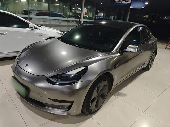 Фото 2 - Tesla Model 3