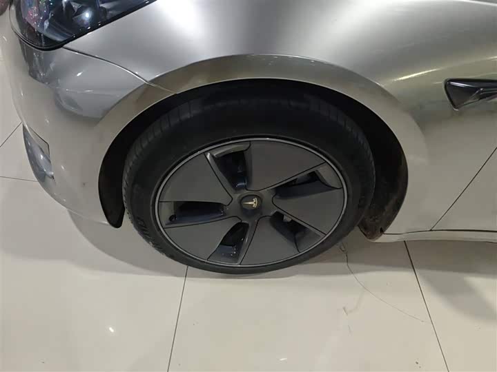 Фото 23 - Tesla Model 3