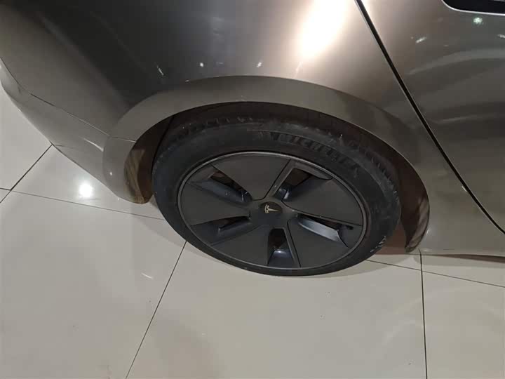 Фото 26 - Tesla Model 3