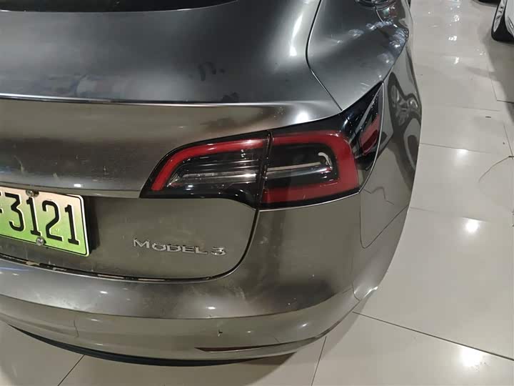 Фото 8 - Tesla Model 3