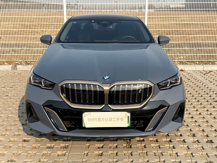 Фото 9 - BMW i5