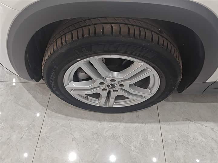 Фото 23 - Mercedes-Benz GLB-Class