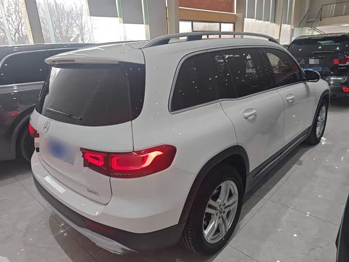 Фото 7 - Mercedes-Benz GLB-Class