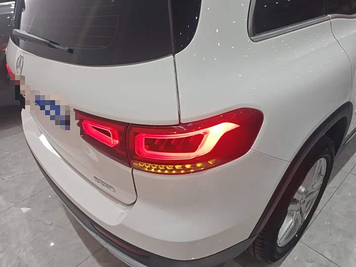 Фото 8 - Mercedes-Benz GLB-Class