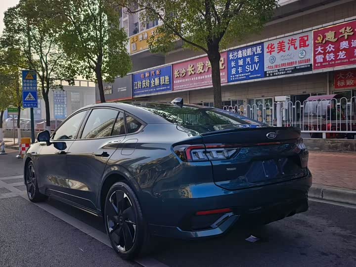 Фото 8 - Ford Mondeo