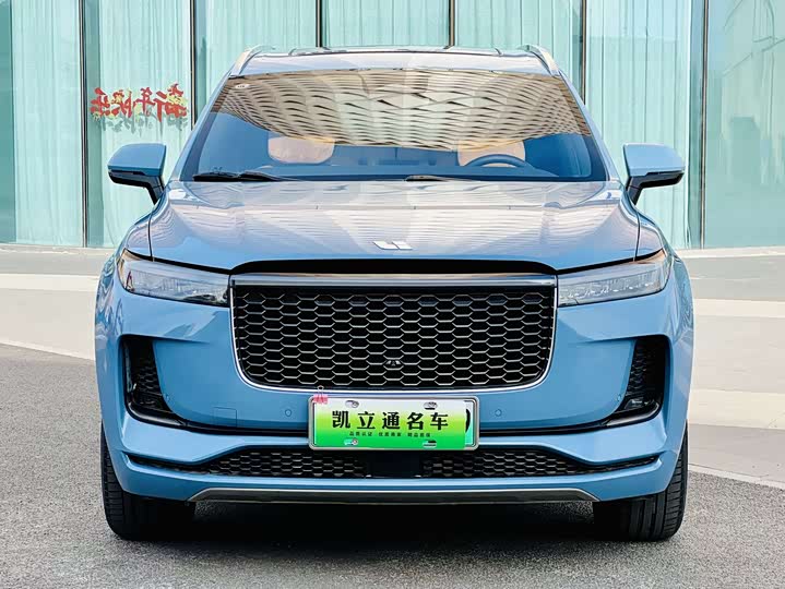 Фото 2 - LiXiang One